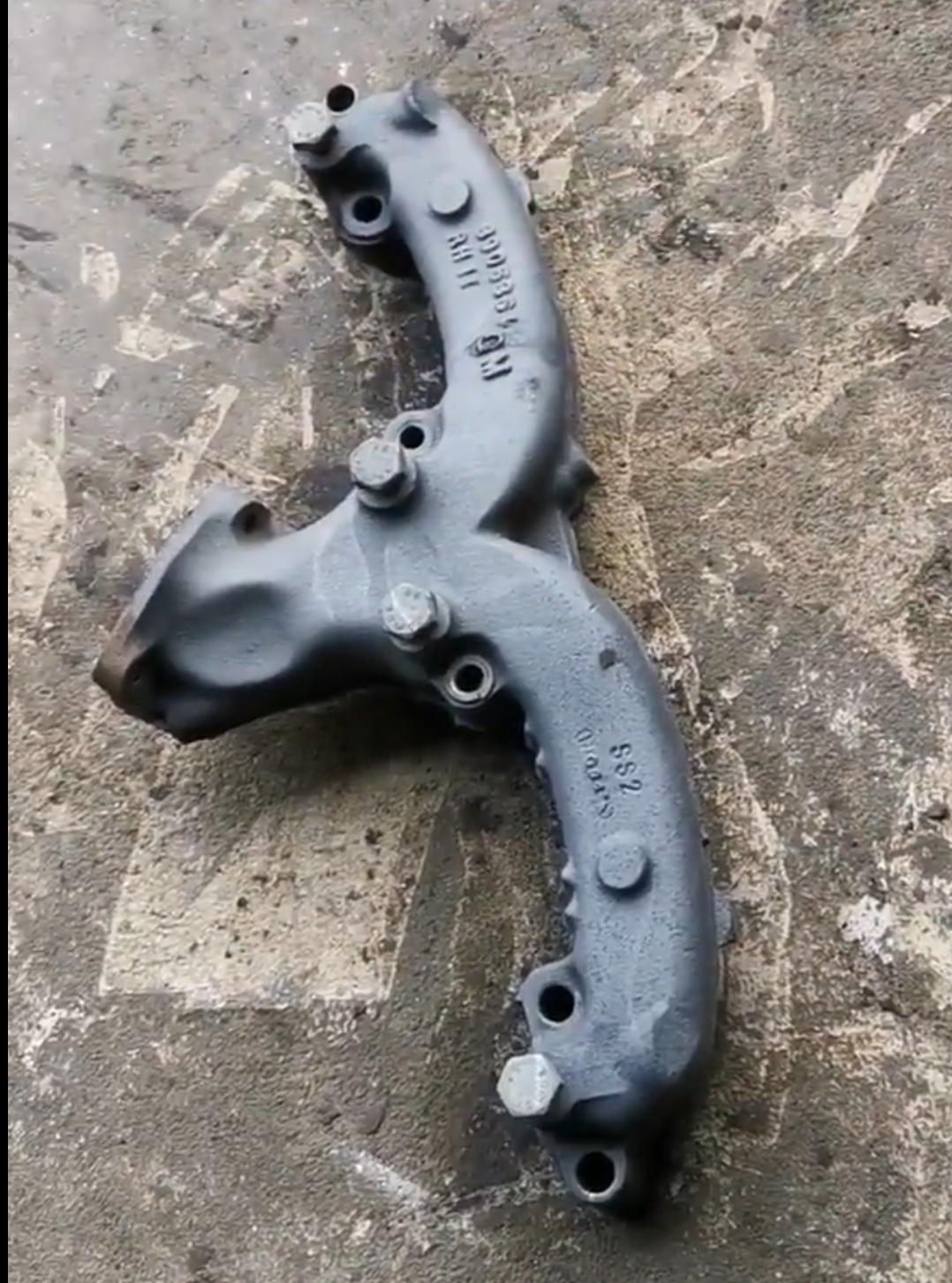 Before and after laser cleaning example 1